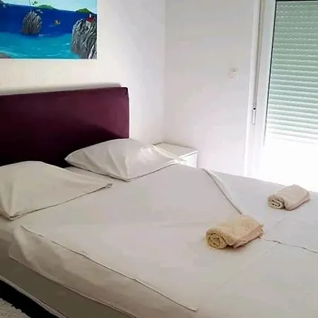 Bajo Aparthotel